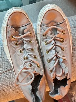 Converse Chuck Taylor Low-Top Leather Sneakers