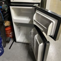 Small Hisense refrigerator 
