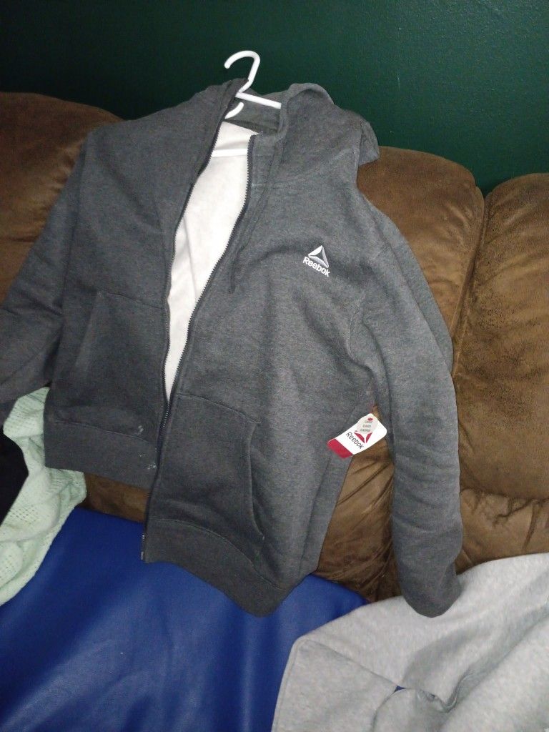 Zip Up Pullover, Dark Greay. Looks Great