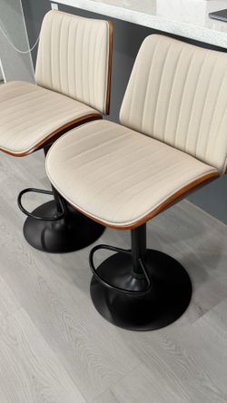 2 Bar Stools