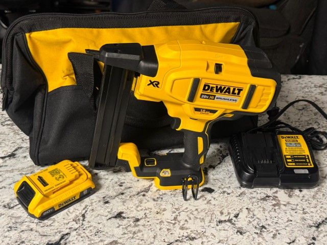 Dewalt 20V MAX* XR® 18 GA Cordless Narrow Crown Stapler 
