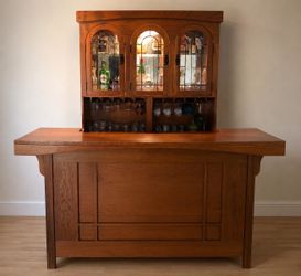 Bar and hutch
