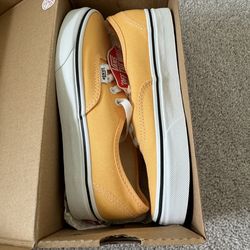 Women’s Vans size 6