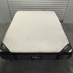 Like New Queen Hybrid Mattress