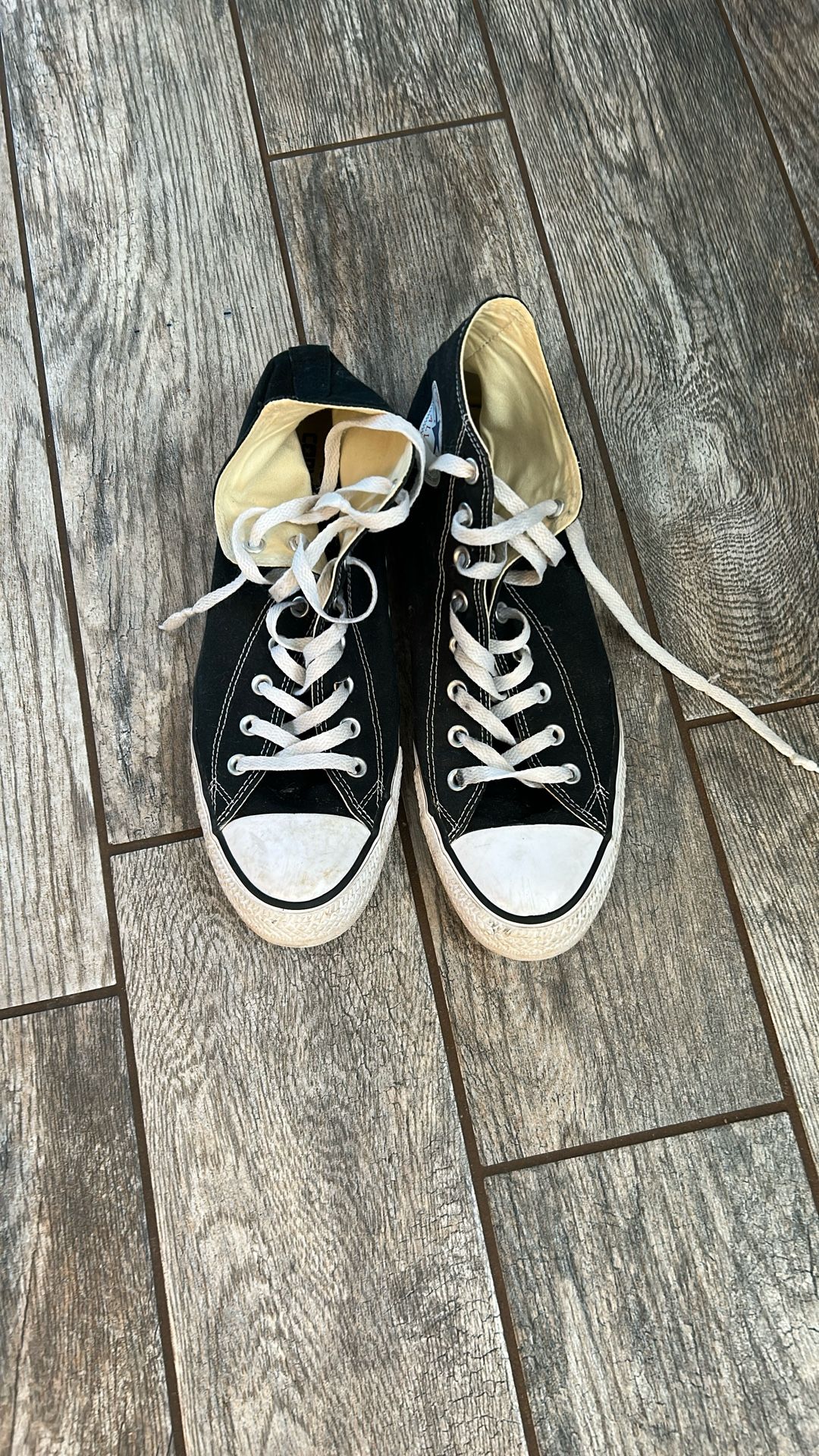 Men’s 11 Chuck Taylor High Top