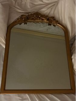 Arched mirror
