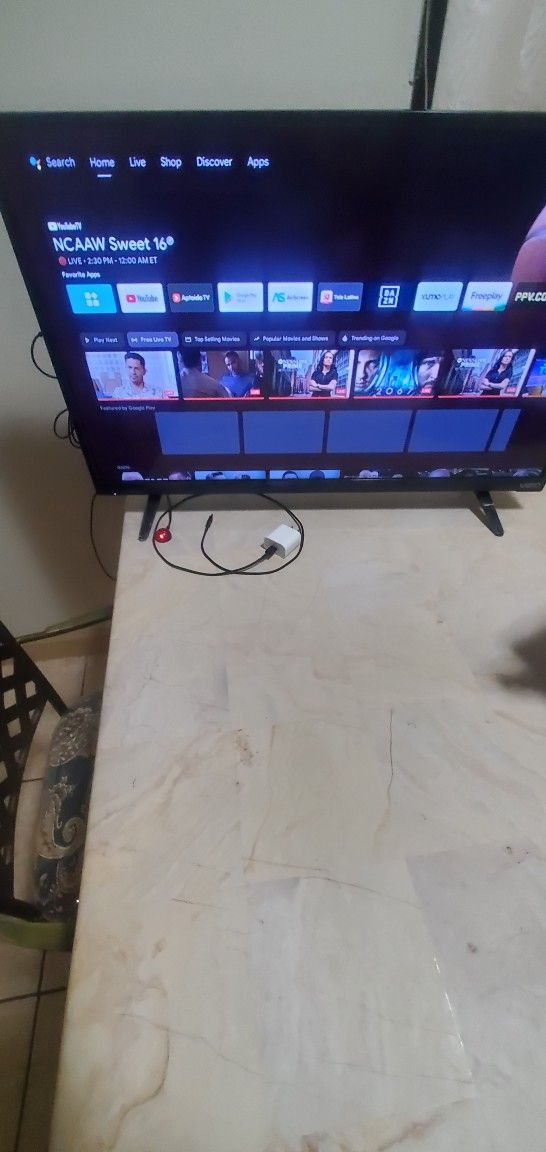 Vizio Tv 32" Inches(Like New) D32hn-E0