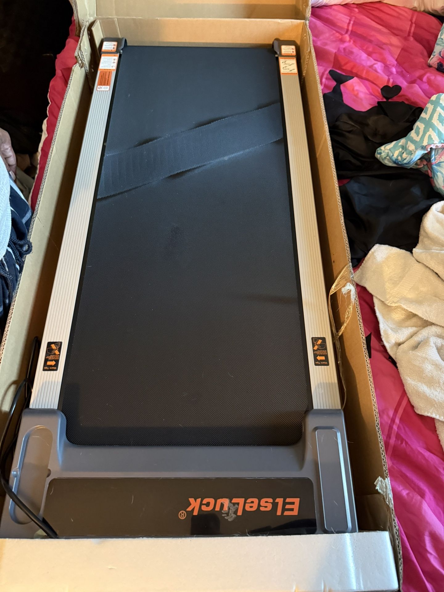Elseluck Walking Pad, under-desk treadmill