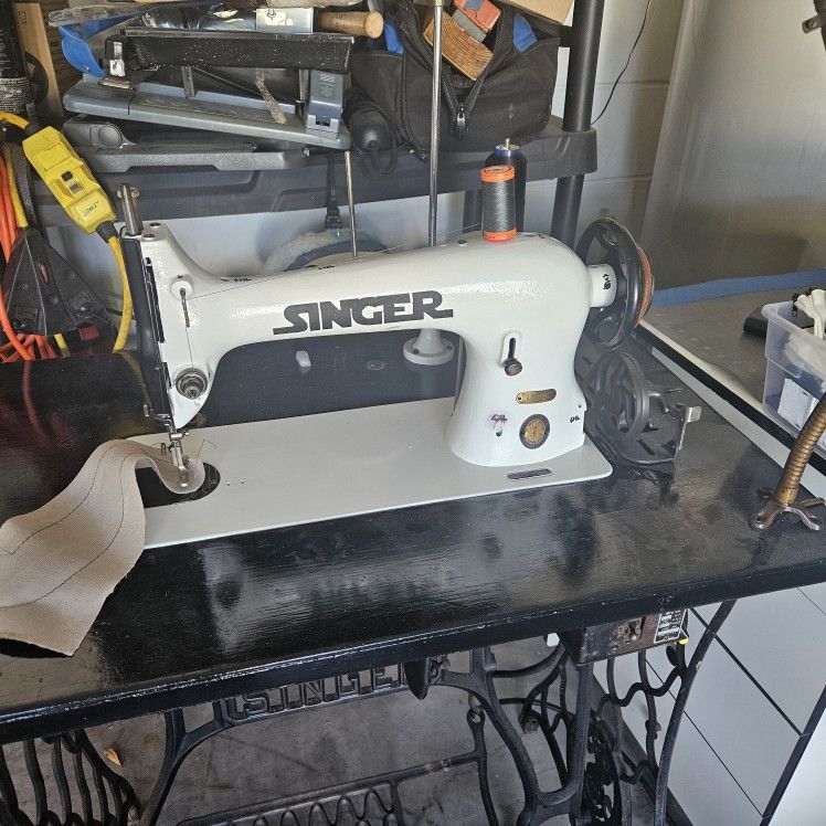 Singer 31-15 Sewing Machine 