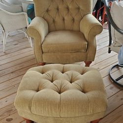 Club Chair With Ottoman ( FREE)