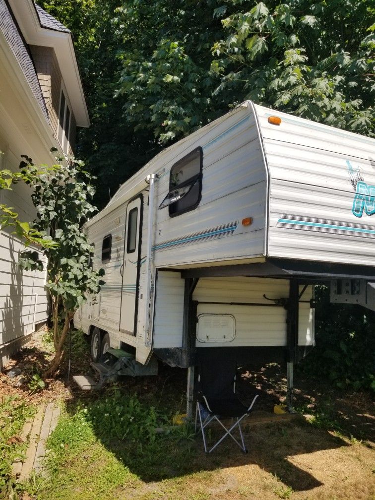 2004 23' Nash Trailer 