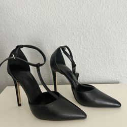 Black Stiletto Pumps 