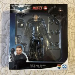 Mafex Ra’s Al Ghul ( The Dark Knight )