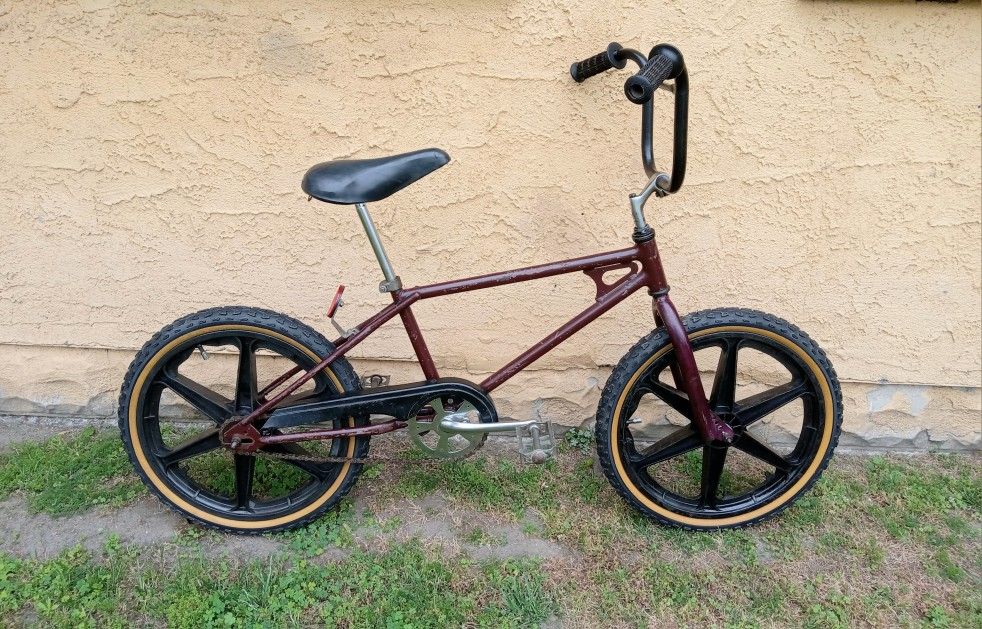 20 INCH 1979 SCHWINN SCRAMBLER VINTAGE OLD SCHOOL BMX 20 INCH 1979 SCHWINN SCRAMBLER VINTAGE OLD SCHOOL BMX