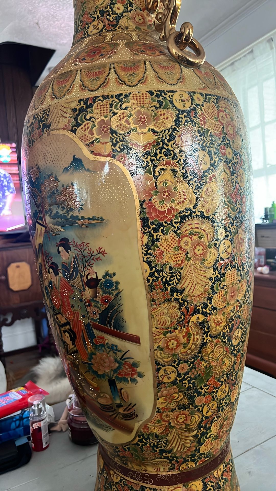 Japanese Satsuma ware vase From The Meiji Period (1868 A 1912)