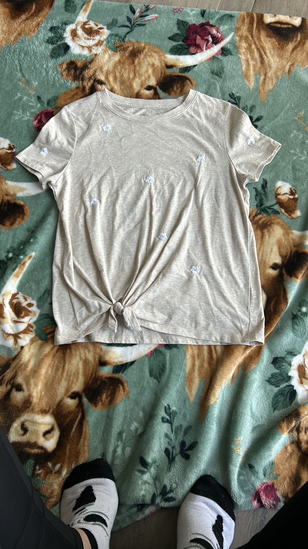 Girls Tee Shirt, Size large.
