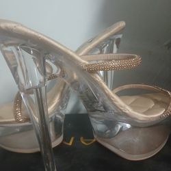 Cape Robin Heels 👠  Size 6 