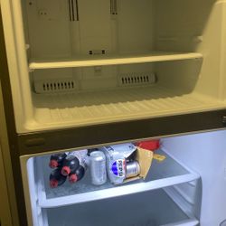 LG Refrigerator 01/2022