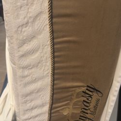 Amazing King Size Mattress And Bed frame 