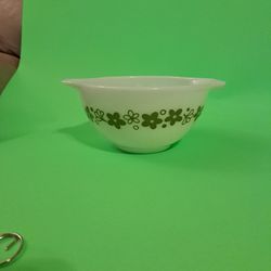 Vintage Pyrex Small Bowl Soup Or Salad.  Green Flower Design 