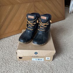 Women’s SPERRY Saltwater Nylon Quilt Black Boots Size 8