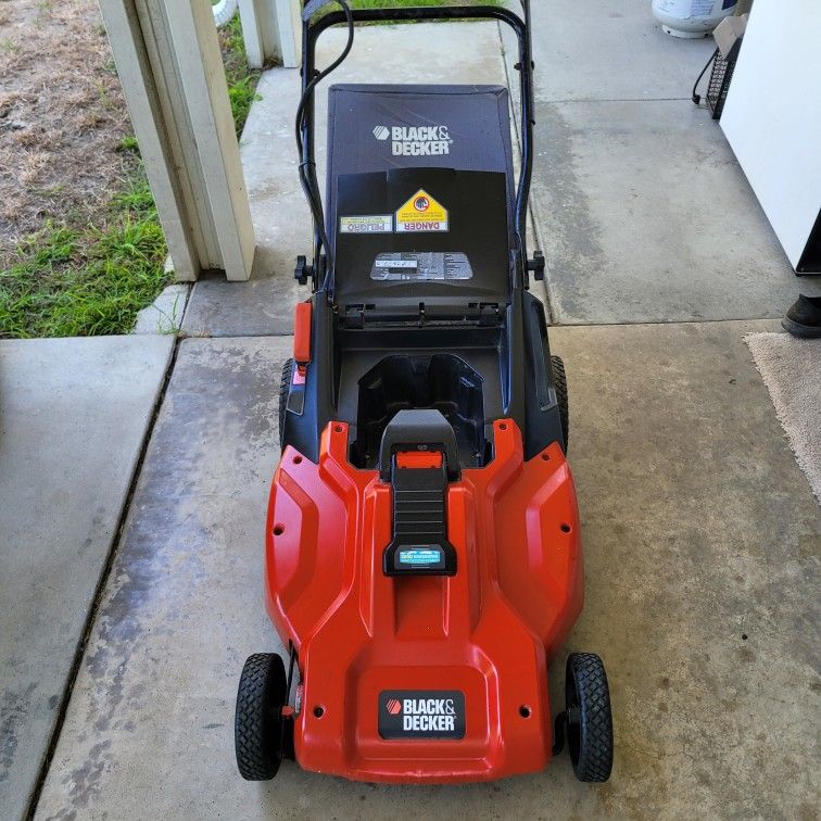 Black & Decker Battery Powered Lawn Mower