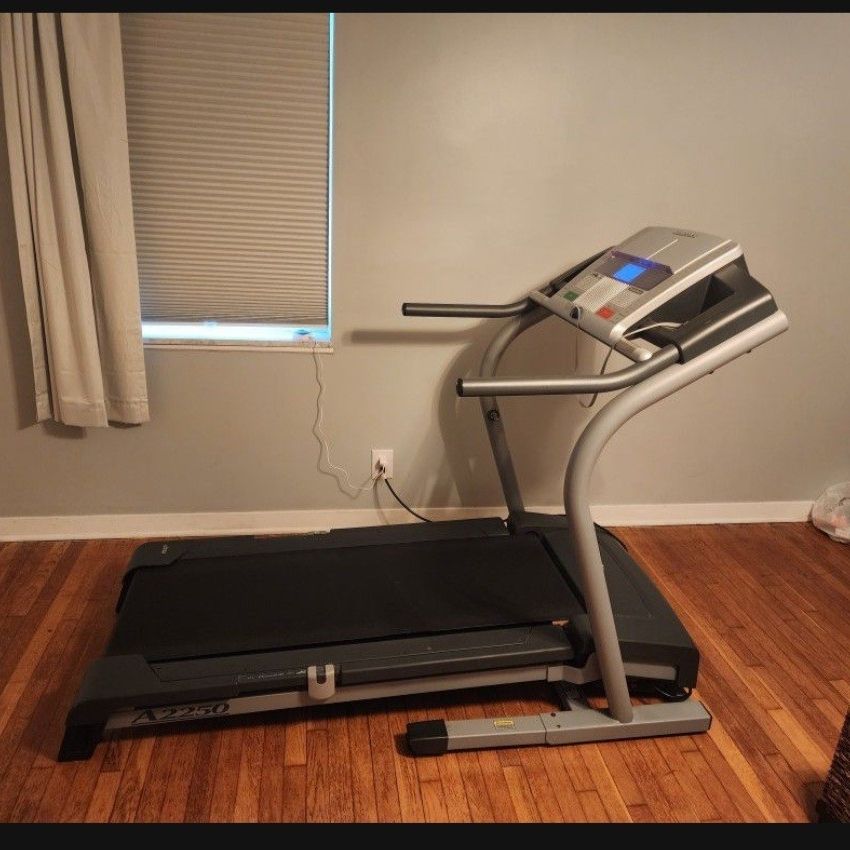 NordicTrack A2250 Treadmill Review for Sale in Columbus OH OfferUp