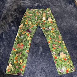 NWT Levi's x Pokemon Men's Pokemon Garden Jeans  551Z Straight Size 32 x 32