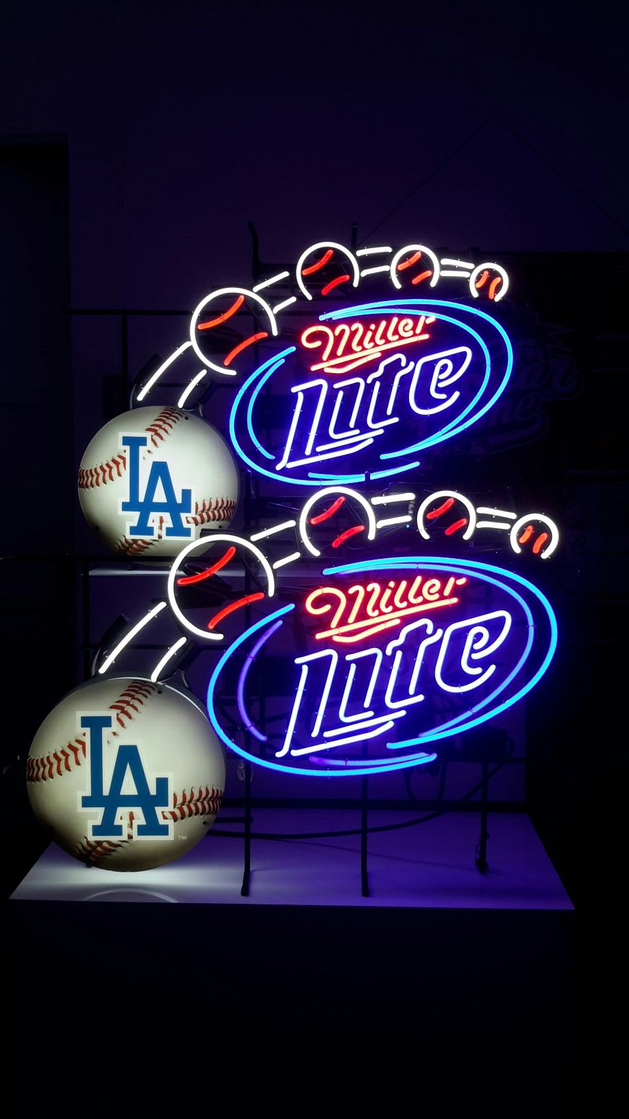 MILLER LITE / DODGERS NEON SIGN.