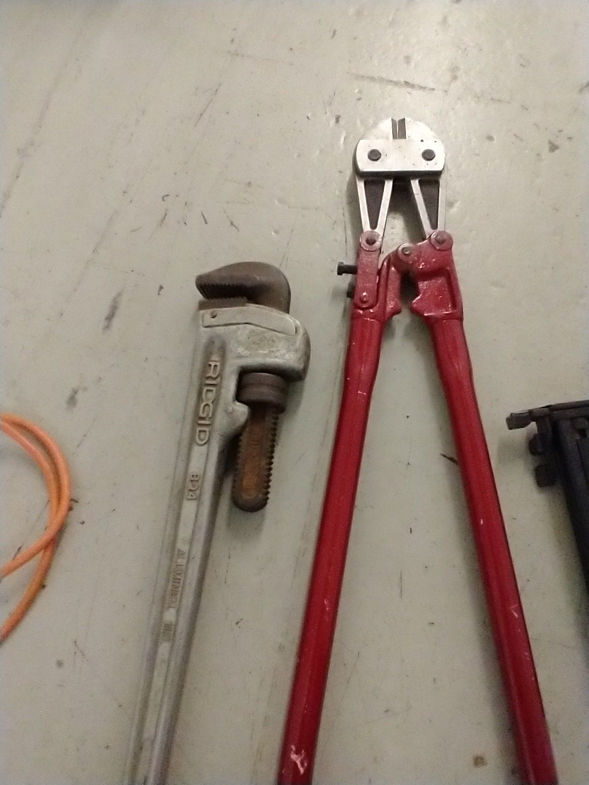 RIDGID 24" WRENCH AND WIRE CUTTERS