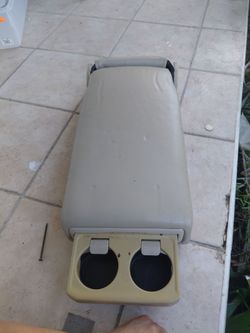 Rear elbow rest for 98 Lexus ls400