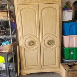 Wardrobe / armoire