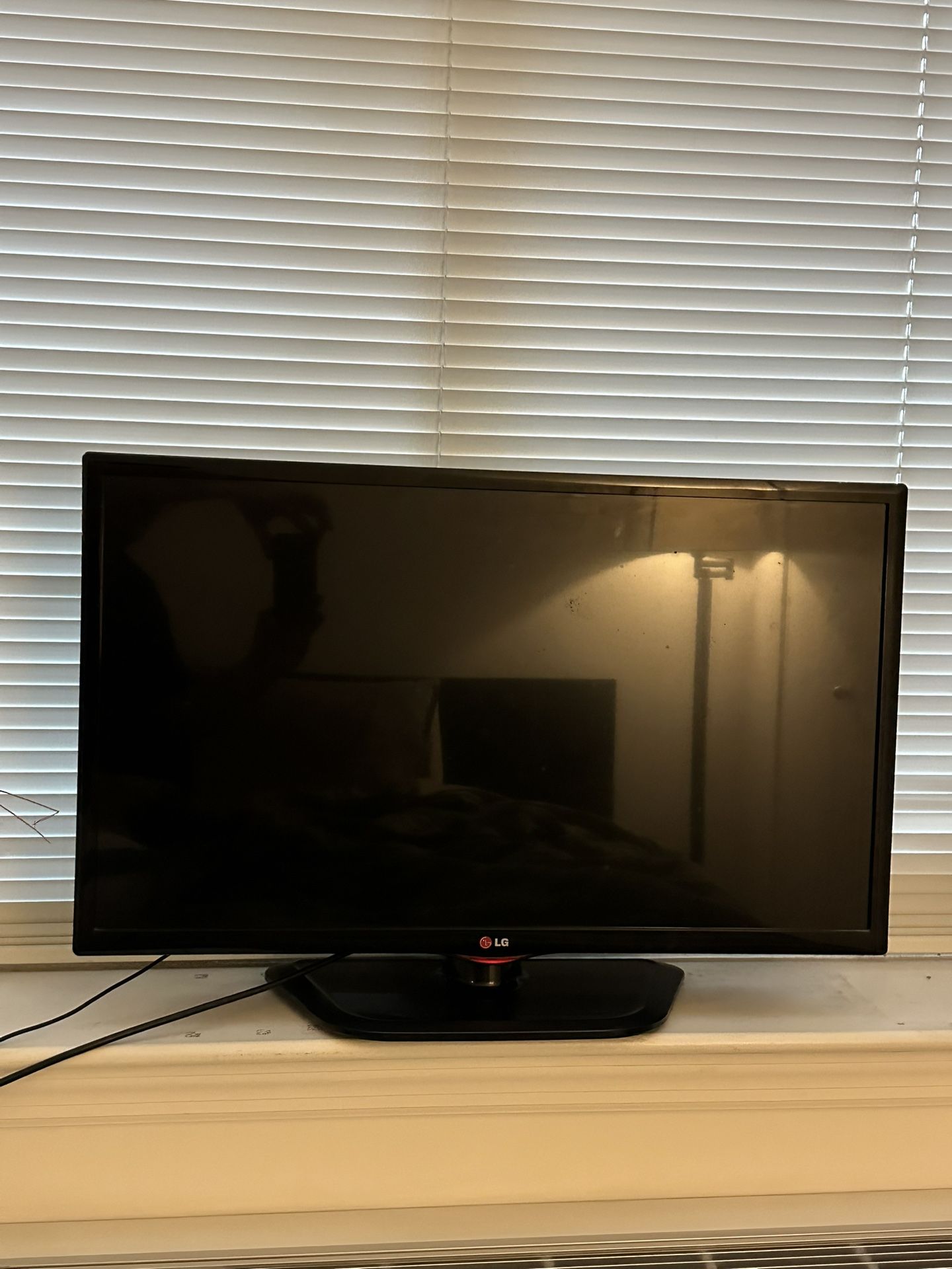 LG LED TV - 32”