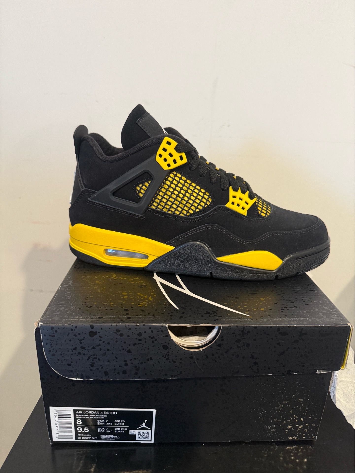 Jordan retro 4 yellow thunder size 8 DS