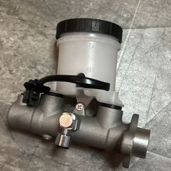 1990–1997–Mazda—-Miata—-Brake L—Master Cylinder w/ Reservoir & Sensor M390034