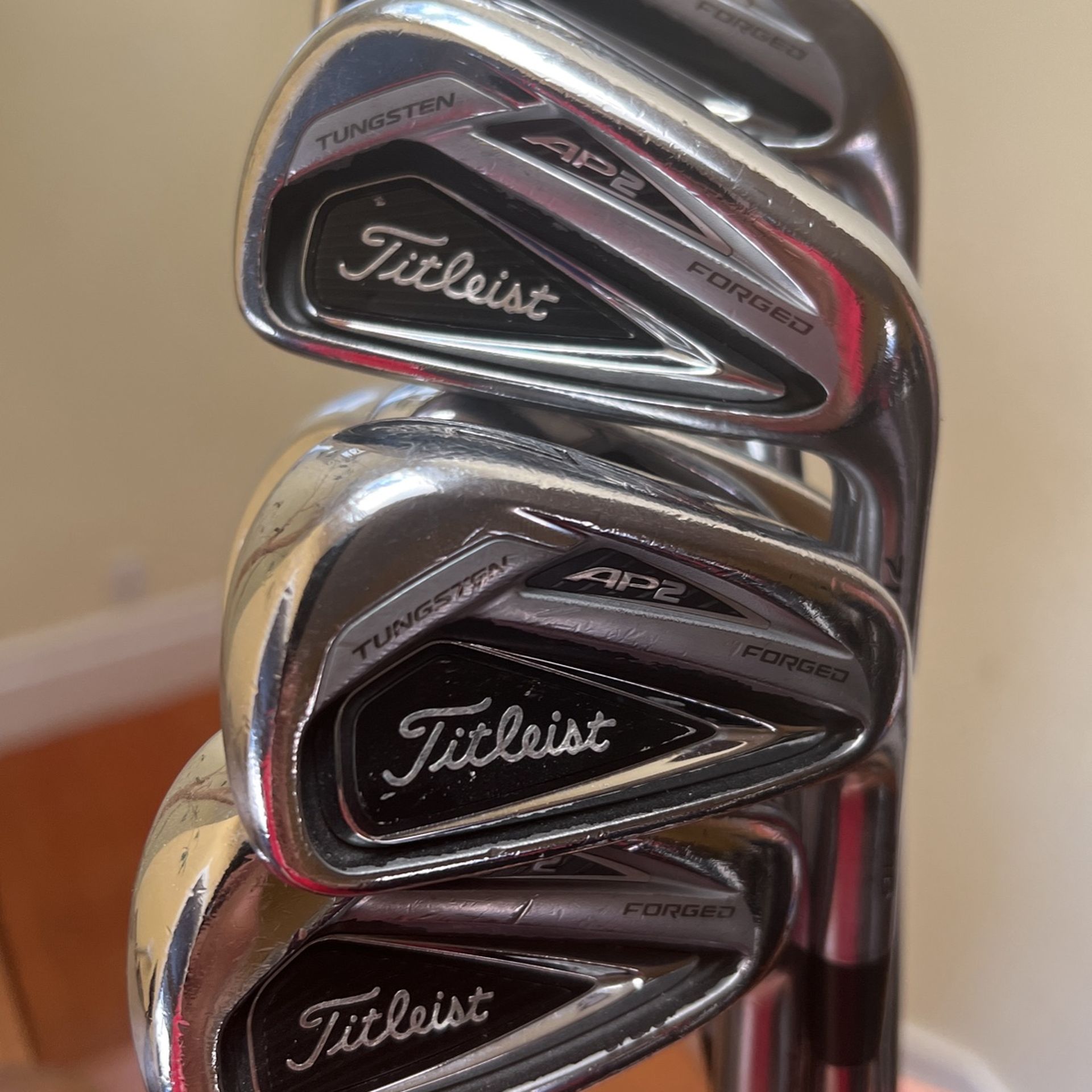 A Very Nice Set Of Titleist AP2 716 Irons Golf Clubs