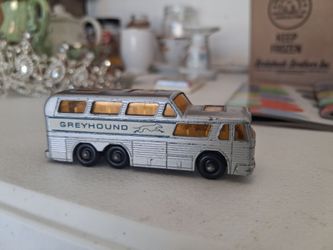 Vintage Lesney Matchbox Greyhound Bus Coach Diecast Model England No 66