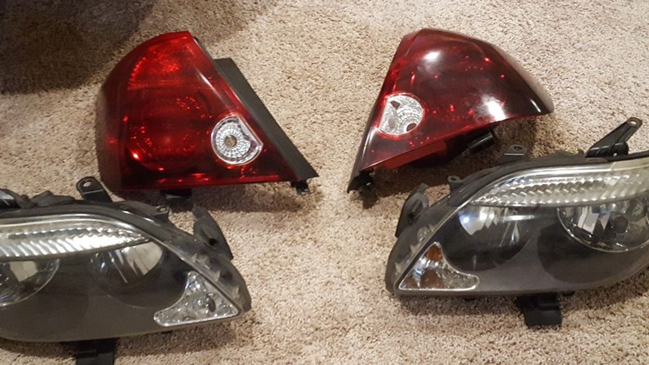 Scion/ Toyota Headlights With All Bulbs
