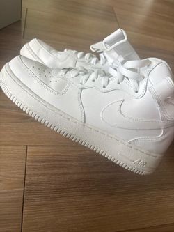 White Nike Air Force’s Mid