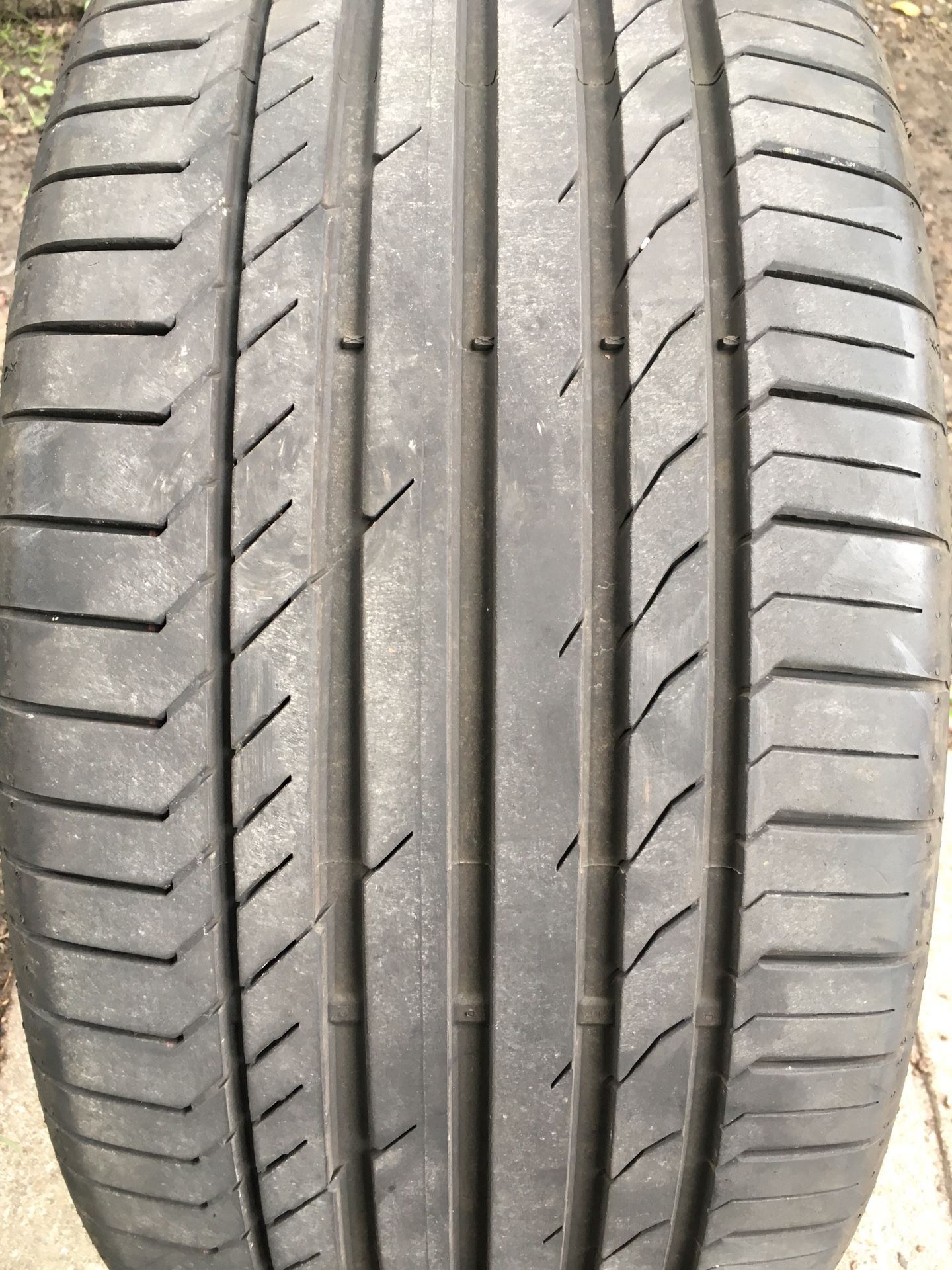 Single Used Tire 295-40-21