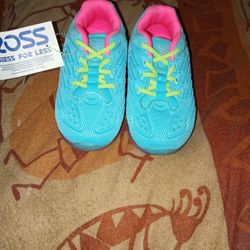 Little Girls Brand new Reebok Shoe. Size 2