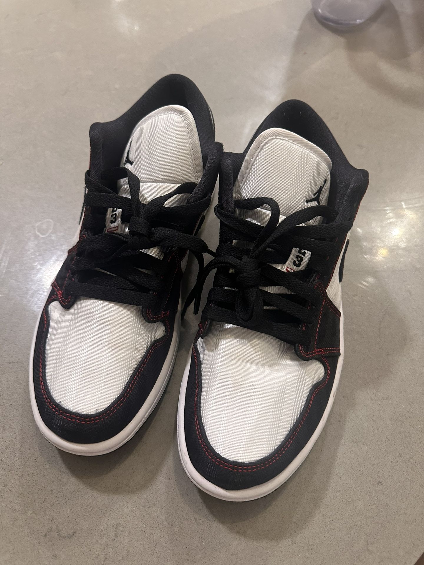 Air Jordan 1 Low SE Women’s Size 8.5 