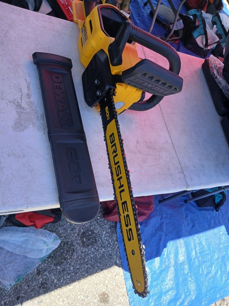 Moto Sierra Dewalt 60v Flex Volt De 18 Pulgadas Usada Como Nueva Solo Herramienta
