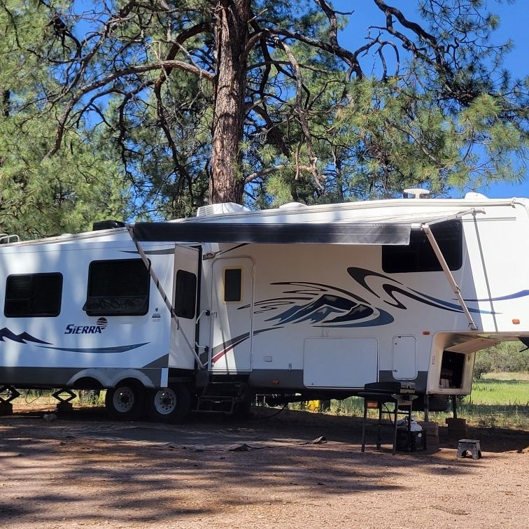 2006 Forest River Sierra 335RLT