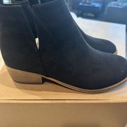 Brand New  Women Ankle Boots - Size 8