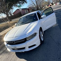 2015 Charger 3.6.  Clean Title 220000 Millas Detalles Esteticos Buen Motor Y Buena Trasmission$$4000