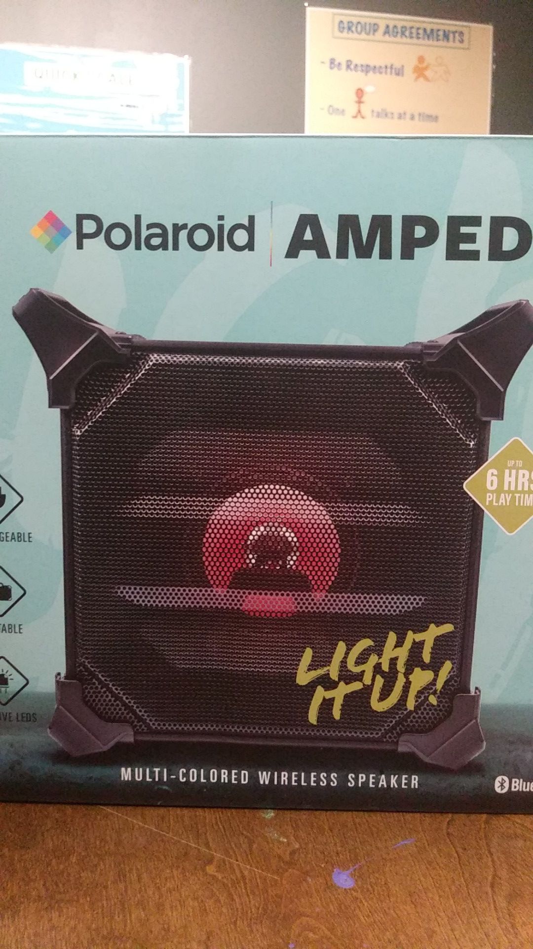 Polaroid bluetooth speaker