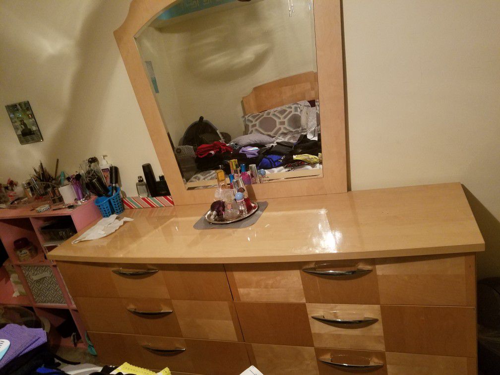 Heavy Dresser with mirror