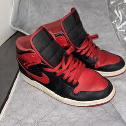 Nike Air Jordan 1