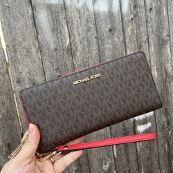Michael Kors Jet Set Travel Wallet 